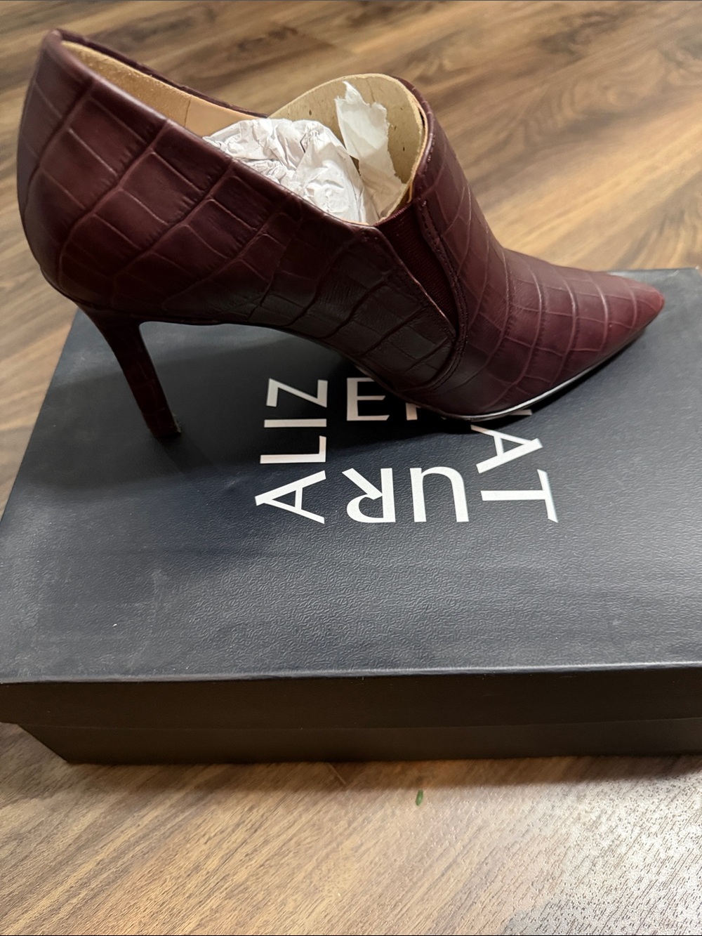 Naturalizer Burgundy Croc-Embossed Pointed-Toe Stiletto Bootie
